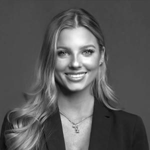 The Unstructured Podcast: Leadership and Business with Anna Jane English - Vice President of Development at Bellamare Development!